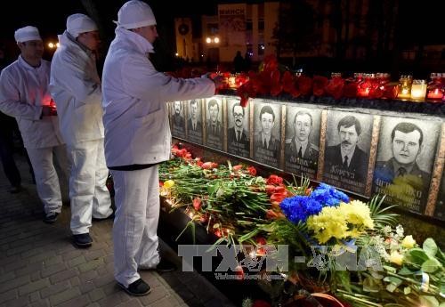 L’Ukraine commémore le 30ème anniversaire de la catastrophe de Tchernobyl - ảnh 1